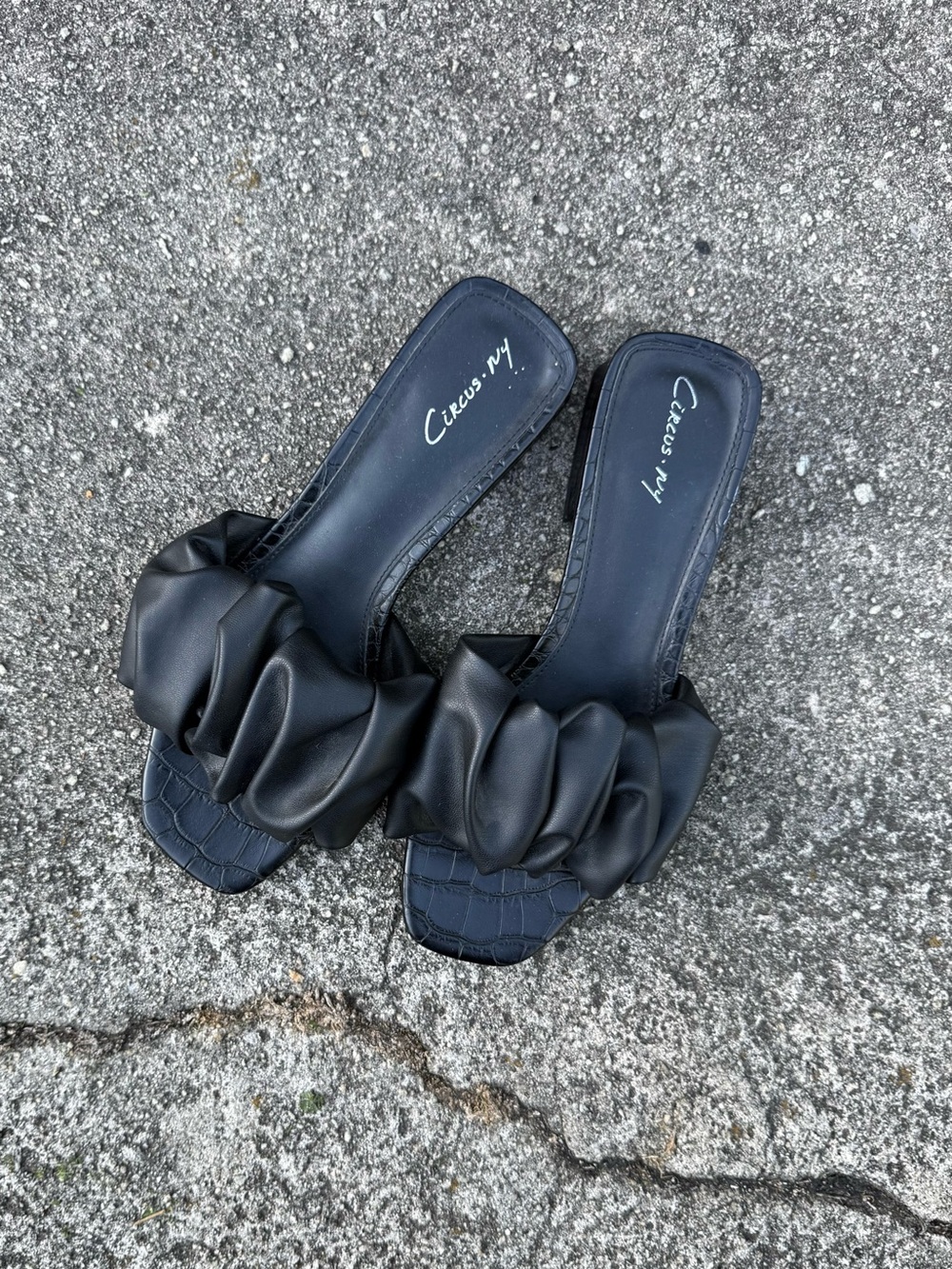 Circus by Sam Edelman Black Ruched Slide Sandals